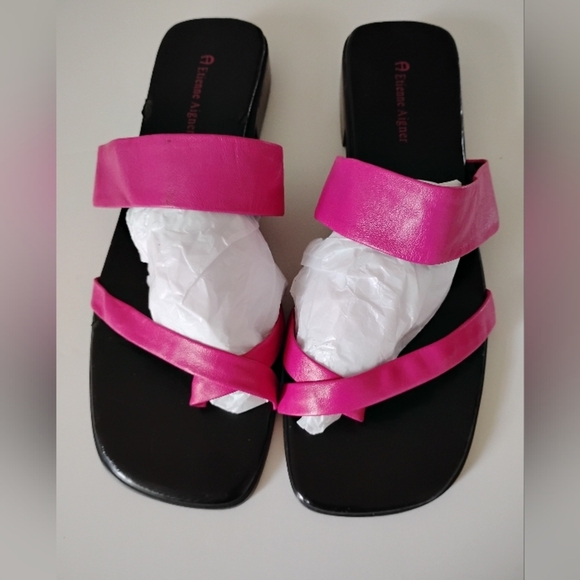 Etienne Aigner Fushia Hot Pink Genuine Leather Sandals Sandy Cay Flat Size 8 - Picture 7 of 9